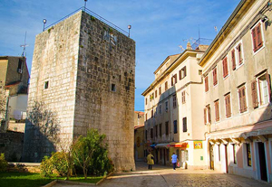 Pentagonal_tower Pentagonal Tower, Porec