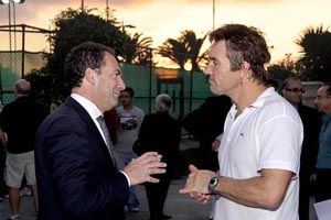 Pat Cash meets Tourism Parliamentary Secretary Mario de Marco