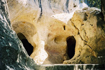 fontdegaumeentrance
