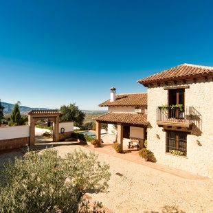 El Patio: A smart country home surrounded by splendid Andalusian vistas