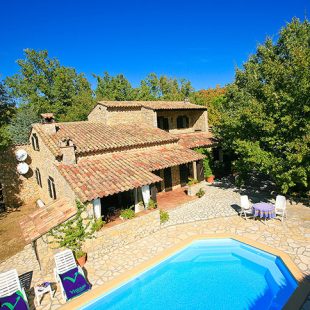 Sous le Chêne: A traditional stone cottage perfectly positioned in Provence