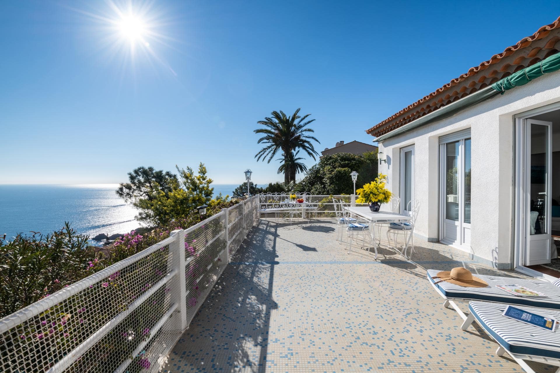 Looking for idyllic accommodation on the Cote d’Azur? Look no further than Vue Lérins