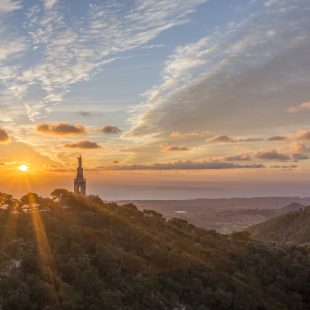 What gives Mallorca's Parc Natural de la Península de Llevant its unique beauty