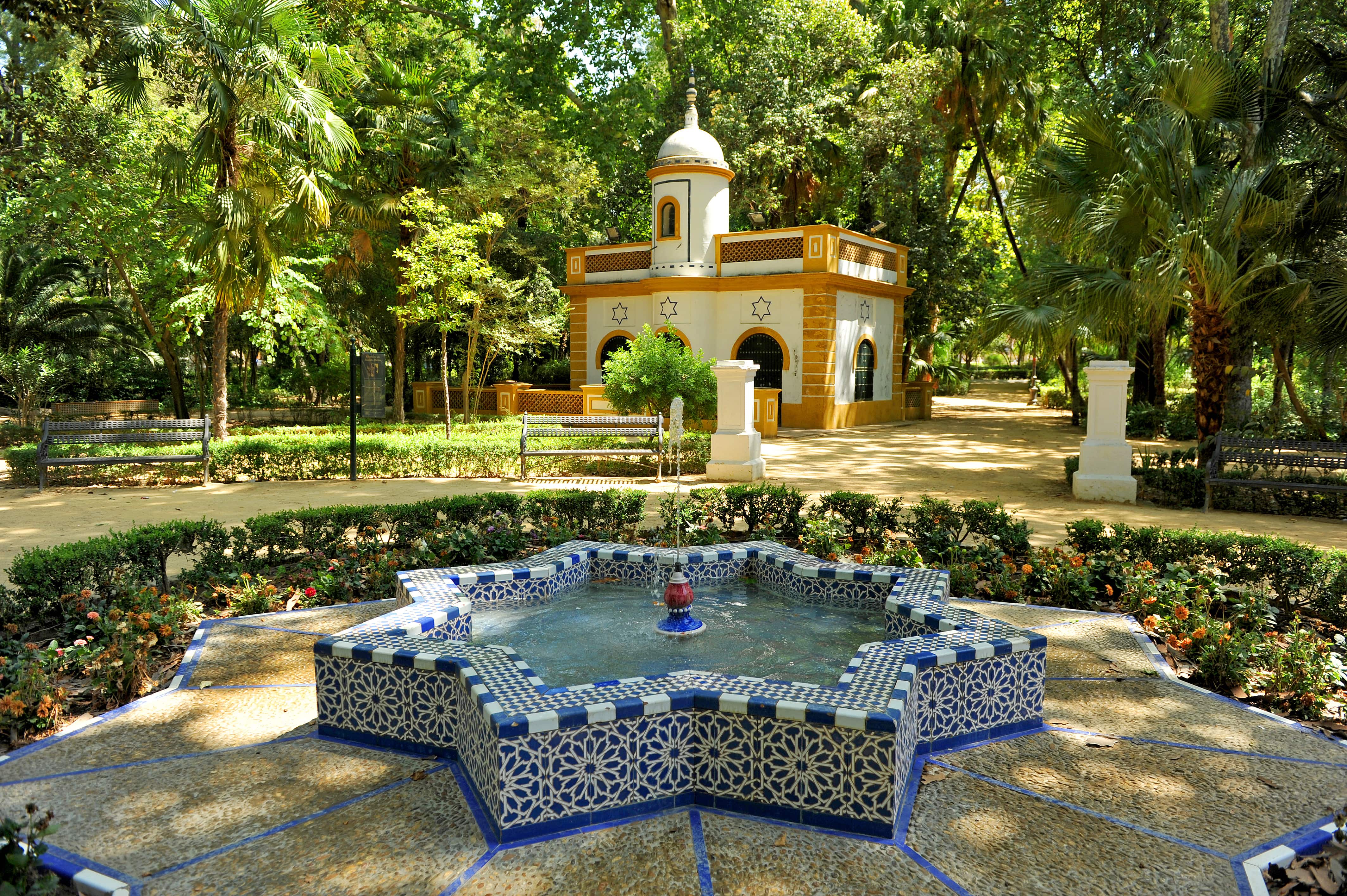 Exploring Andalucía’s beautiful Maria Luisa Park