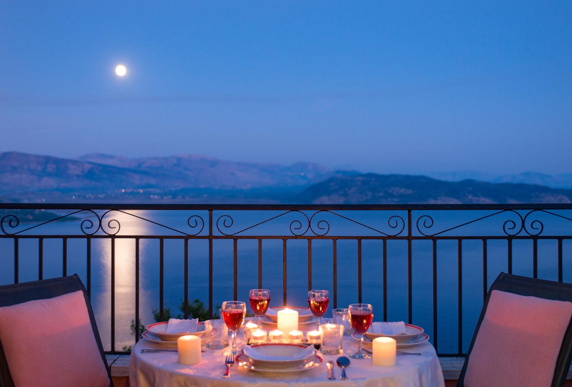 Romantic villas for two on Corfu 