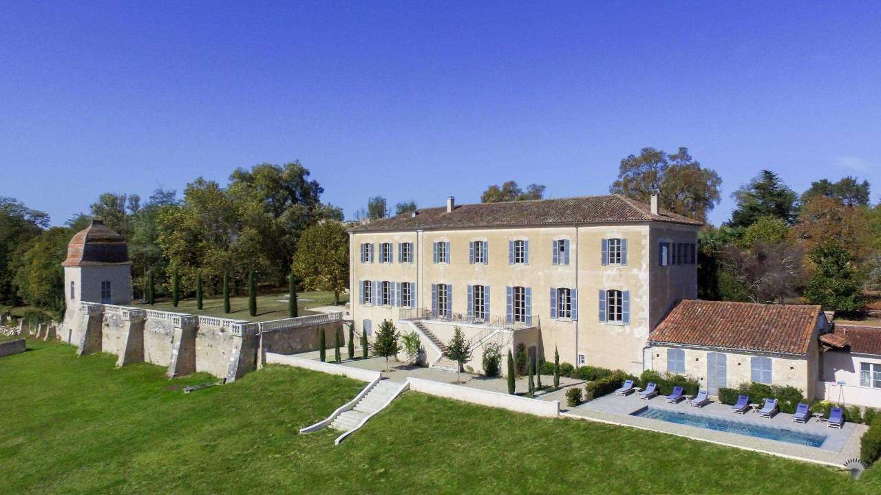 Villa Chateau De Balarin In Gers Sleeps 8 Vintage Travel