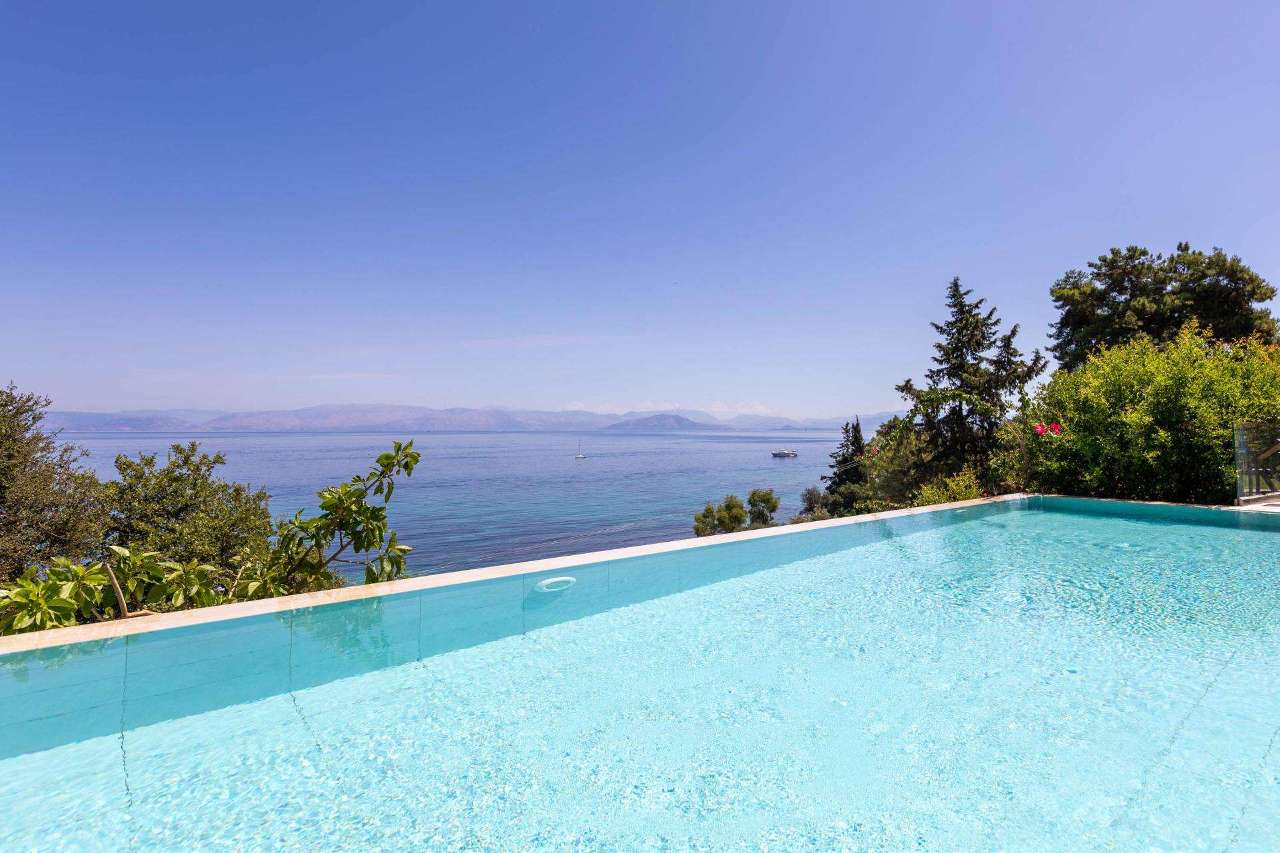 Verde Azur Holiday Villa, Greece Sleeps
