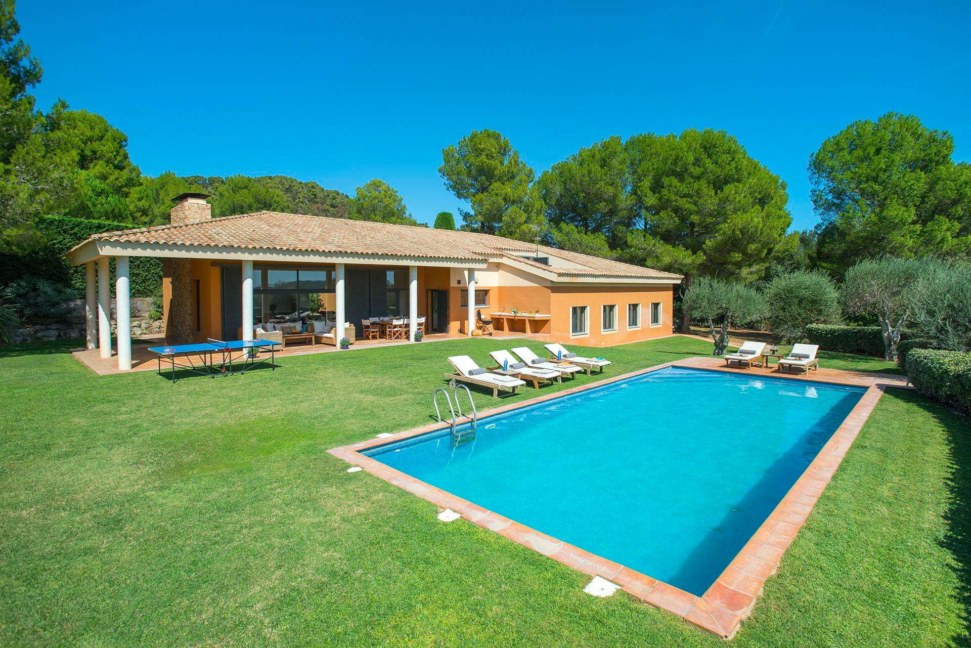 vintage travel villas spain